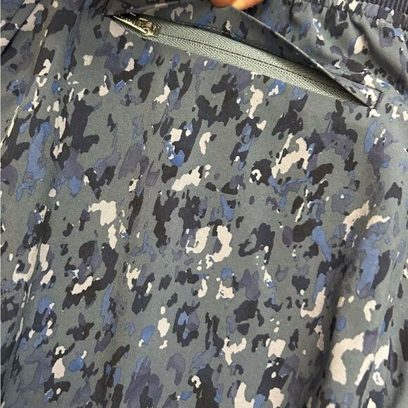 Athleta Brooklyn Ankle Pants in Captivate Chrome Blue Print Size 2 style 837436 - Picture 7 of 13